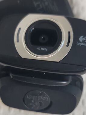 Logitech HD 1080p Webcam in Black and Silver